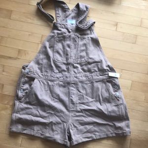 NWT Overall shorts Old Navy